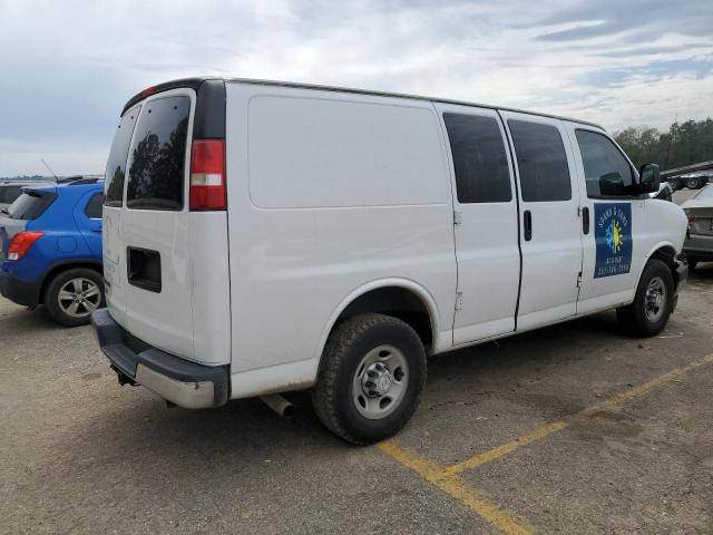 1GCWGAFF4H1251049 - 2017 CHEVROLET EXPRESS G2 WHITE photo 3