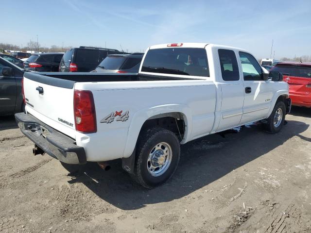 1GCGK29UX3Z334658 - 2003 CHEVROLET SILVERADO K2500 WHITE photo 3