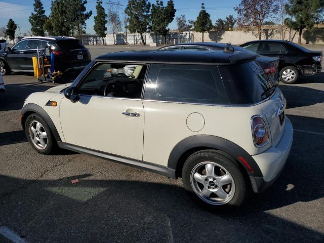 WMWSU3C51BT251839 - 2011 MINI COOPER CREAM photo 2