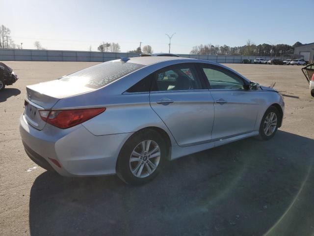 5NPEB4AC0EH916896 - 2014 HYUNDAI SONATA GLS SILVER photo 3