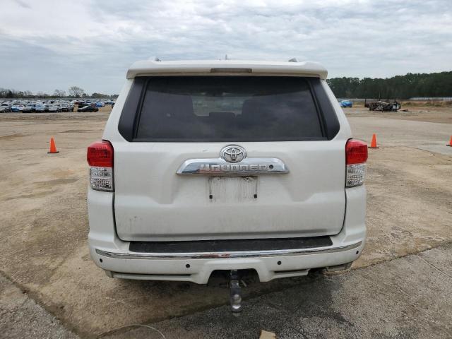 JTEZU5JR0C5045268 - 2012 TOYOTA 4RUNNER SR5 WHITE photo 6