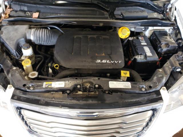 2C4RC1CG6FR716378 - 2015 CHRYSLER TOWN & COU TOURING L WHITE photo 12