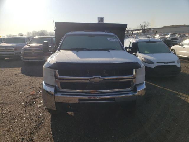 1GBJK74K29E153051 - 2009 CHEVROLET 3500 K3500 WHITE photo 5