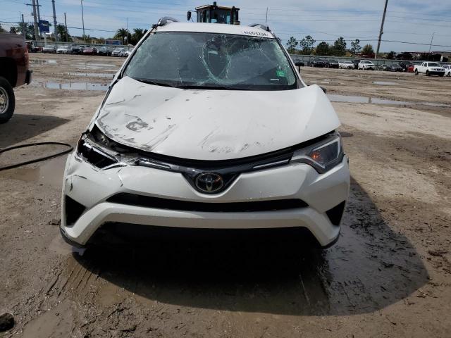 JTMZFREV2JJ211002 - 2018 TOYOTA RAV4 LE WHITE photo 5