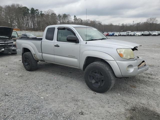 5TETU62N05Z095065 - 2005 TOYOTA TACOMA PRERUNNER ACCESS CAB SILVER photo 4