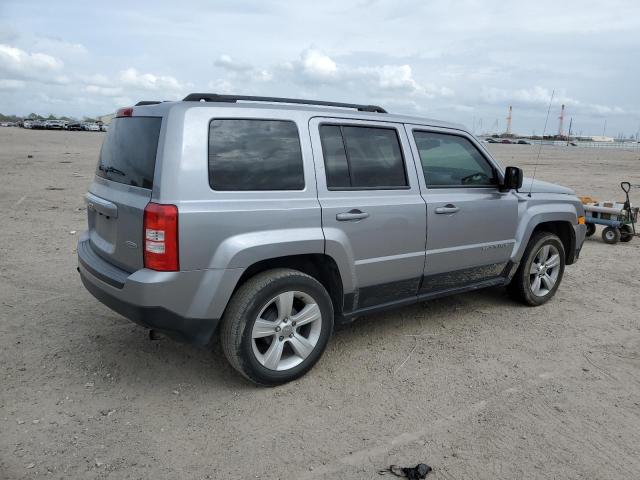 1C4NJPFA7GD543506 - 2016 JEEP PATRIOT LATITUDE SILVER photo 3