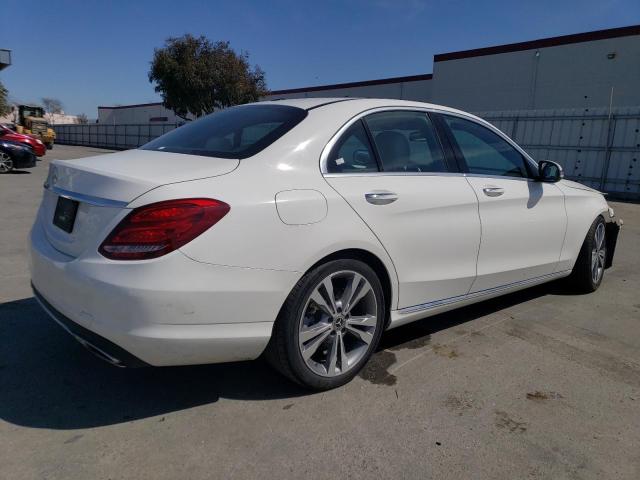 55SWF4JBXJU278020 - 2018 MERCEDES-BENZ C 300 WHITE photo 3