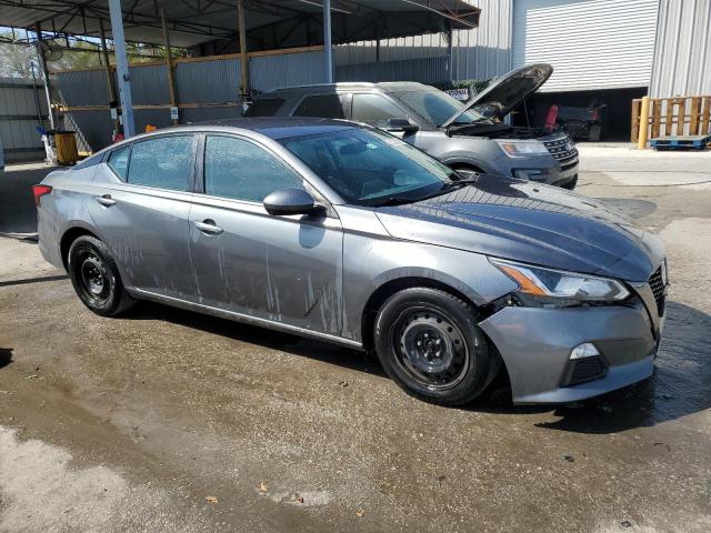 1N4BL4BV3LC210424 - 2020 NISSAN ALTIMA S GRAY photo 4