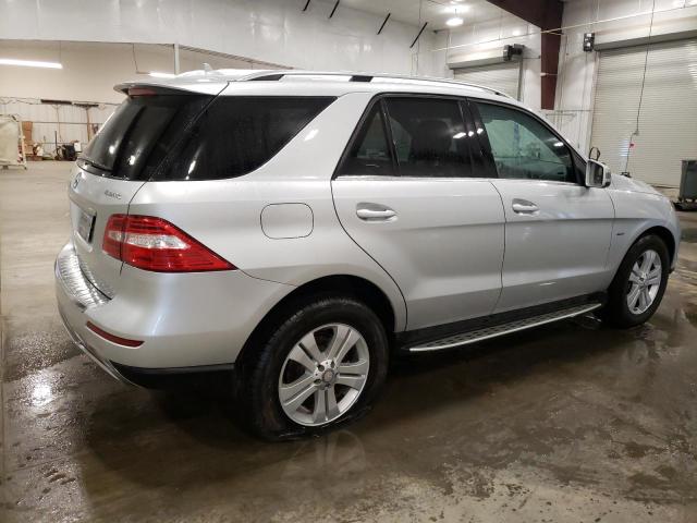 4JGDA5HB2CA043346 - 2012 MERCEDES-BENZ ML 350 4MATIC SILVER photo 3
