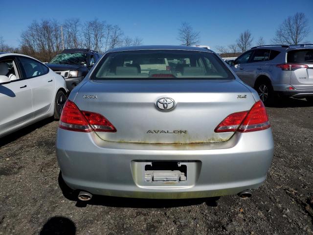 4T1BK36B85U048385 - 2005 TOYOTA AVALON XL SILVER photo 6