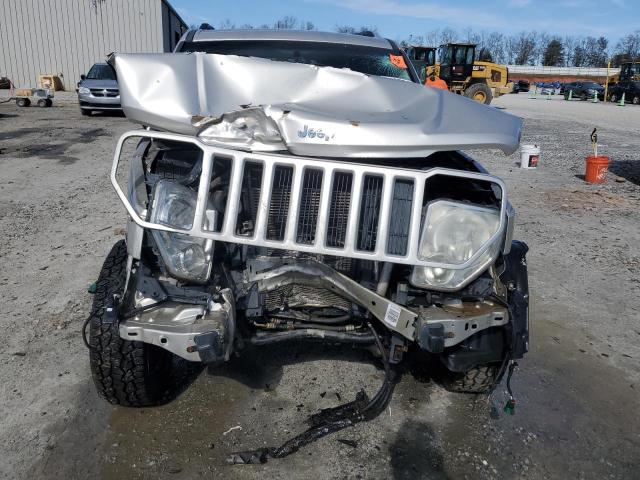 1J8GP28K39W504749 - 2009 JEEP LIBERTY SPORT SILVER photo 5