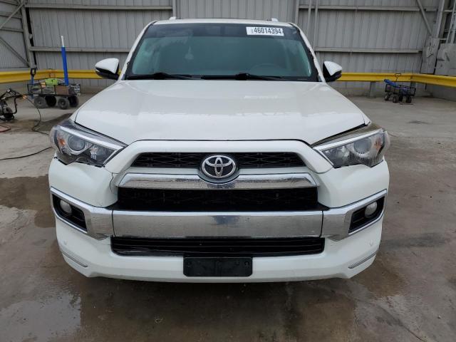 JTEZU5JR2G5110613 - 2016 TOYOTA 4RUNNER SR5 WHITE photo 5