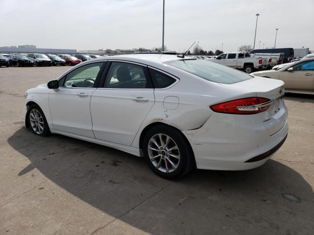 3FA6P0HD9HR317418 - 2017 FORD FUSION SE WHITE photo 2