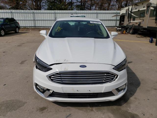 3FA6P0HD9HR317418 - 2017 FORD FUSION SE WHITE photo 5