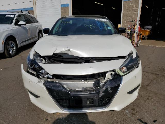 1N4AA6AP2HC378112 - 2017 NISSAN MAXIMA 3.5S WHITE photo 5