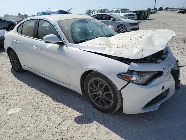 ZARFAEBN8J7564622 - 2018 ALFA ROMEO GIULIA WHITE photo 4