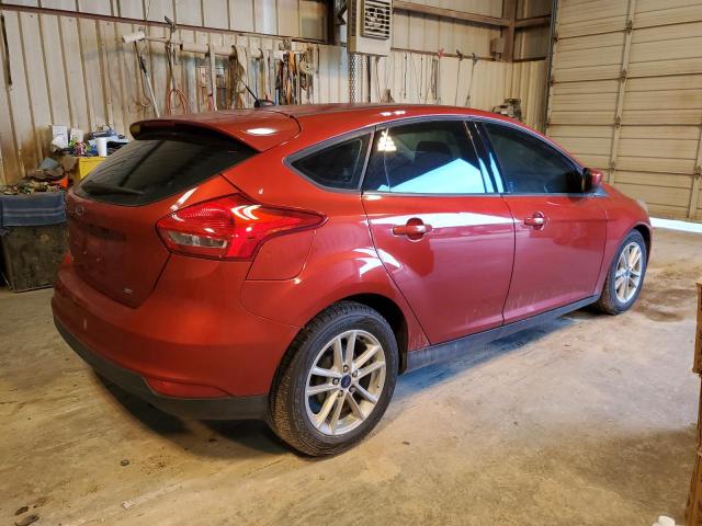 1FADP3K23JL240131 - 2018 FORD FOCUS SE RED photo 3