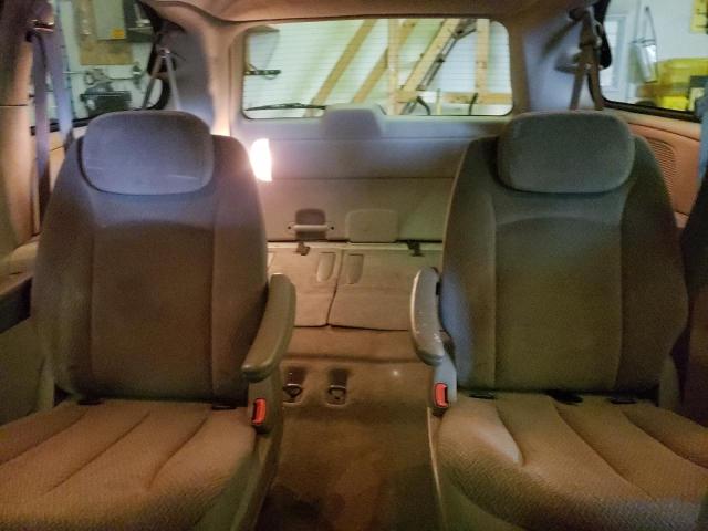 2C4GP54L55R325526 - 2005 CHRYSLER TOWN & COU TOURING ვერცხლისფერი ფოტო 10