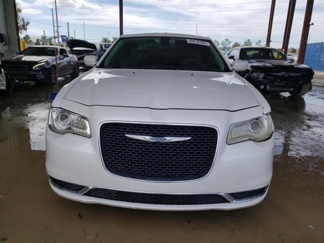 2C3CCAAGXFH877027 - 2015 CHRYSLER 300 LIMITED WHITE photo 5