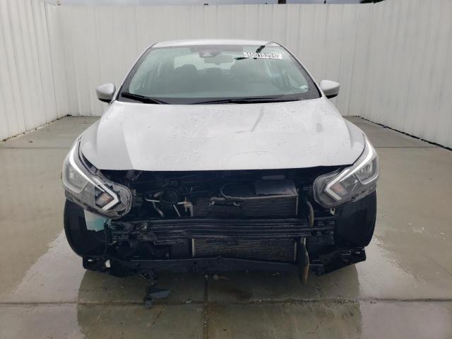 3N1CN8EV0PL818216 - 2023 NISSAN VERSA SV SILVER photo 5