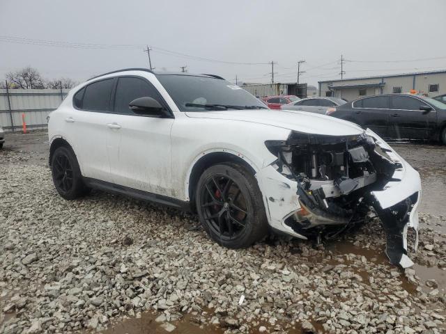 ZASPAKBN6K7C38467 - 2019 ALFA ROMEO STELVIO TI თეთრი ფოტო 4