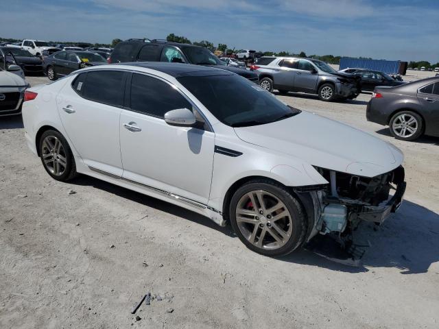 5XXGR4A67DG206385 - 2013 KIA OPTIMA SX WHITE photo 4