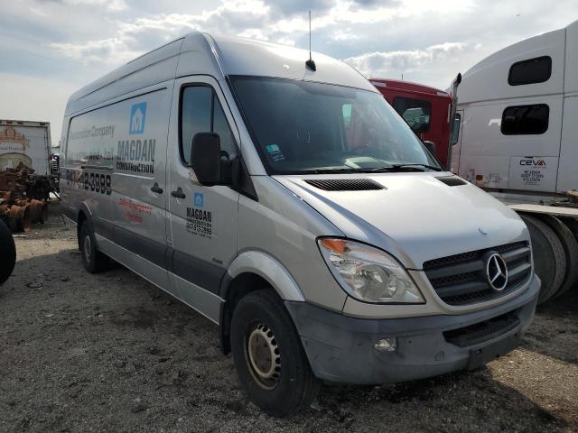 WD3PE8CCXC5707404 - 2012 MERCEDES-BENZ SPRINTER 2500 SILVER photo 4