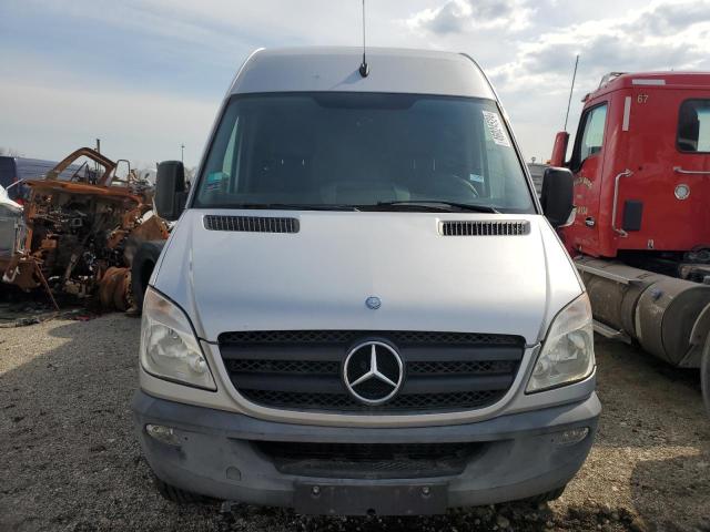 WD3PE8CCXC5707404 - 2012 MERCEDES-BENZ SPRINTER 2500 SILVER photo 5