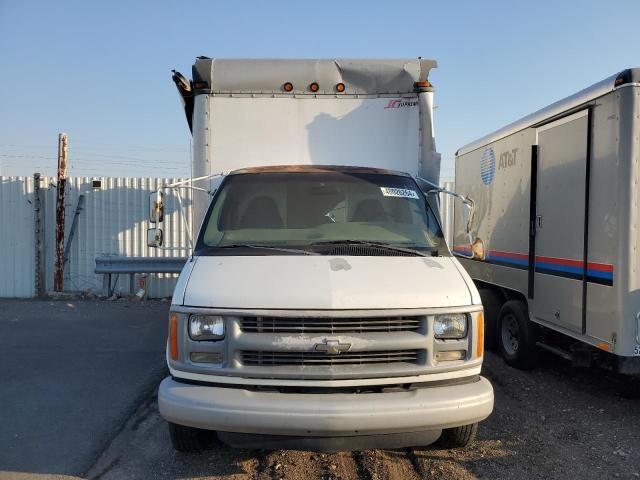 1GBJG31R011109458 - 2001 CHEVROLET EXPRESS CU G3500 WHITE photo 5