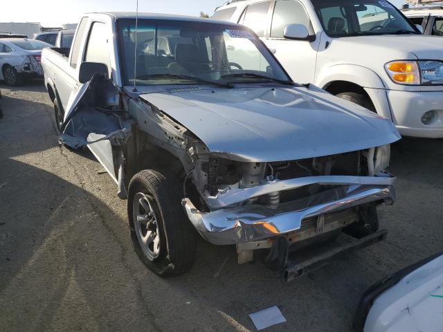 1N6DD26S8YC436872 - 2000 NISSAN FRONTIER KING CAB XE SILVER photo 4