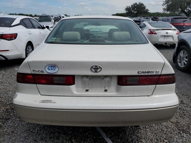 JT2BG28K8X0360027 - 1999 TOYOTA CAMRY LE WHITE photo 6