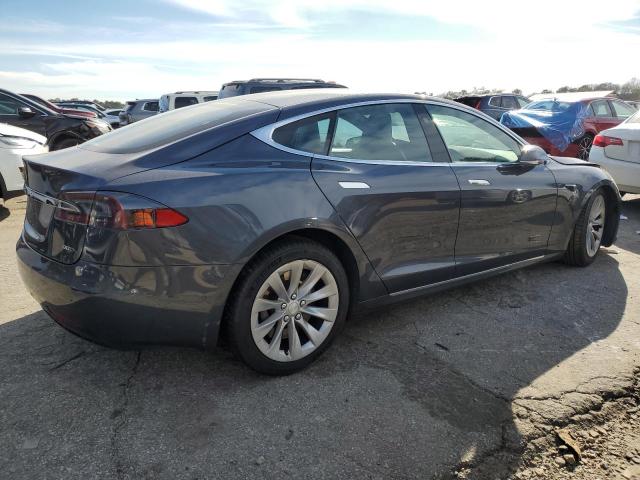 5YJSA1E2XGF166818 - 2016 TESLA MODEL S 灰色 照片 3