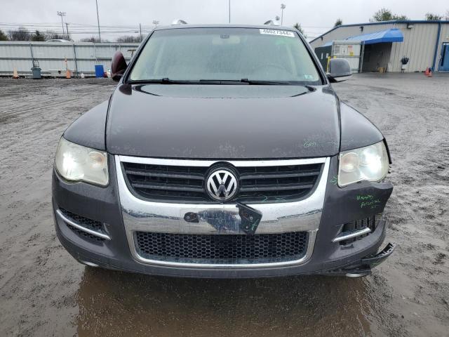 WVGBE77L88D002453 - 2008 VOLKSWAGEN TOUAREG 2 V6 GRAY photo 5