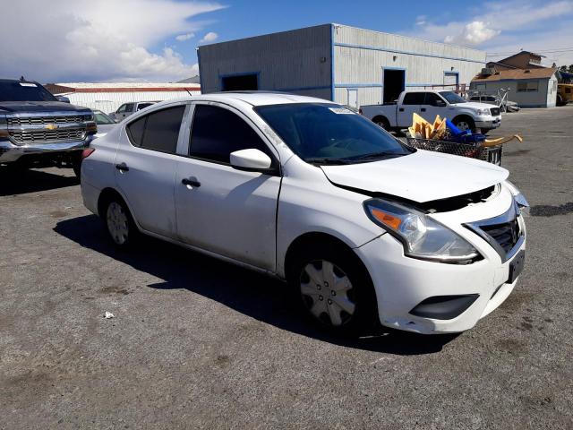 3N1CN7AP6JL815314 - 2018 NISSAN VERSA S WHITE photo 4