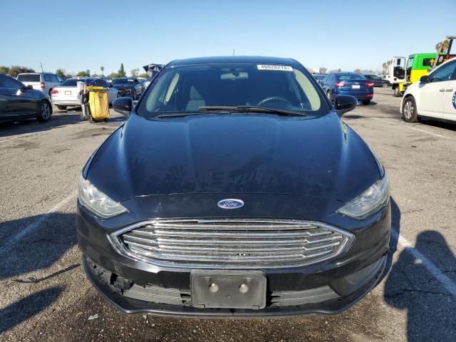 3FA6P0HD7HR306045 - 2017 FORD FUSION SE BLACK photo 5