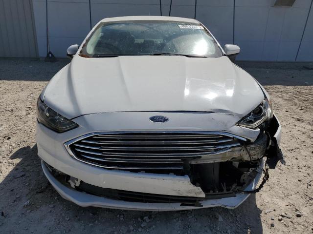 3FA6P0HD3HR128442 - 2017 FORD FUSION SE WHITE photo 5