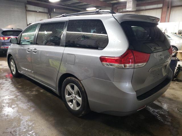 5TDKK3DC7BS010968 - 2011 TOYOTA SIENNA LE SILVER photo 2