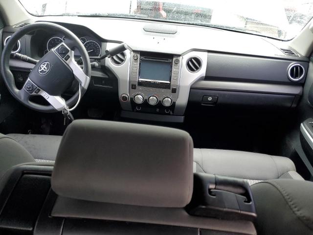 5TFUM5F11HX071374 - 2017 TOYOTA TUNDRA DOUBLE CAB SR/SR5 GRAY photo 8