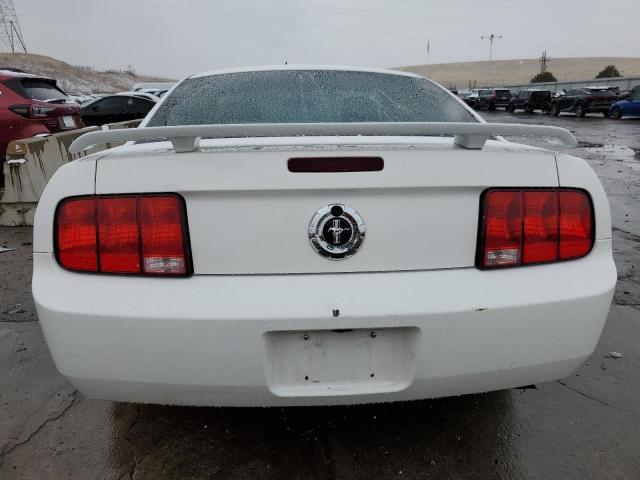 1ZVFT80N865199920 - 2006 FORD MUSTANG WHITE photo 6