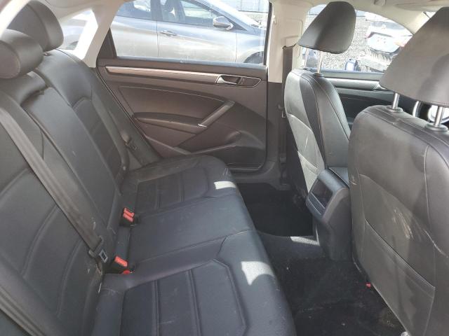 1VWDT7A37HC028332 - 2017 VOLKSWAGEN PASSAT R-LINE فضي صورة 10