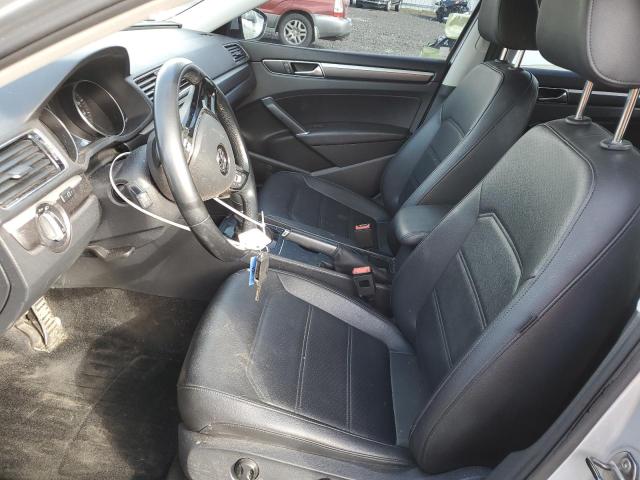 1VWDT7A37HC028332 - 2017 VOLKSWAGEN PASSAT R-LINE فضي صورة 7