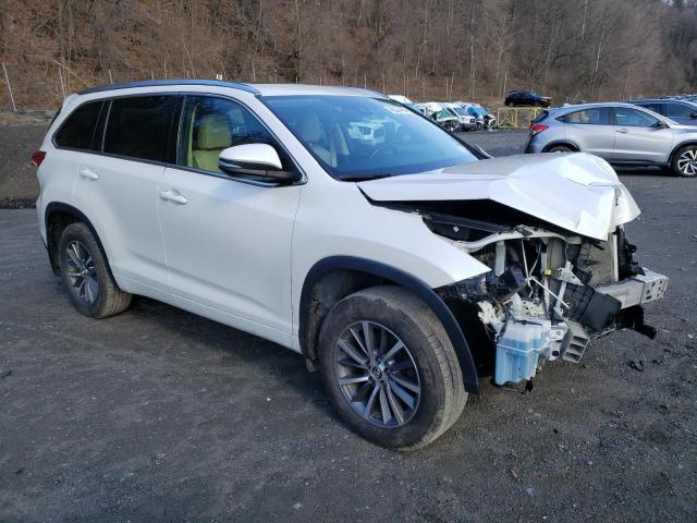 5TDJZRFH4JS546293 - 2018 TOYOTA HIGHLANDER SE WHITE photo 4