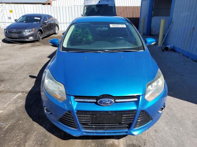 1FAHP3N22CL312470 - 2012 FORD FOCUS TITANIUM BLUE photo 5