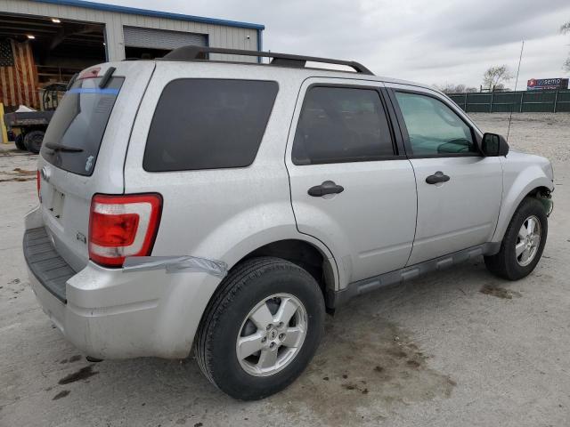 1FMCU0DG7BKB40865 - 2011 FORD ESCAPE XLT SILVER photo 3