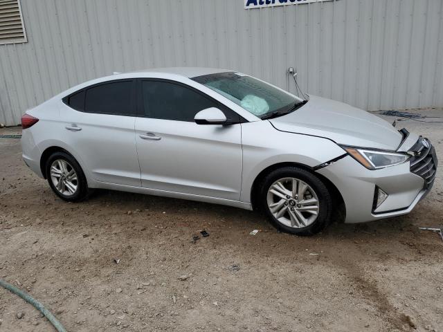 5NPD84LF4KH406404 - 2019 HYUNDAI ELANTRA SEL SILVER photo 4