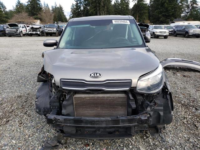 KNDJP3A58J7599170 - 2018 KIA SOUL + GRAY photo 5