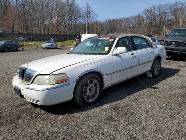 2003 LINCOLN TOWN CAR SIGNATURE, 