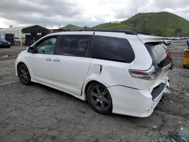 5TDXZ3DC5HS814289 - 2017 TOYOTA SIENNA SE WHITE photo 2