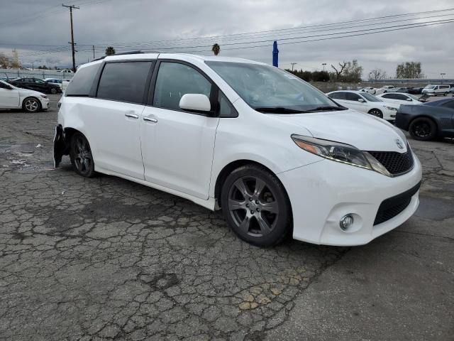 5TDXZ3DC5HS814289 - 2017 TOYOTA SIENNA SE WHITE photo 4