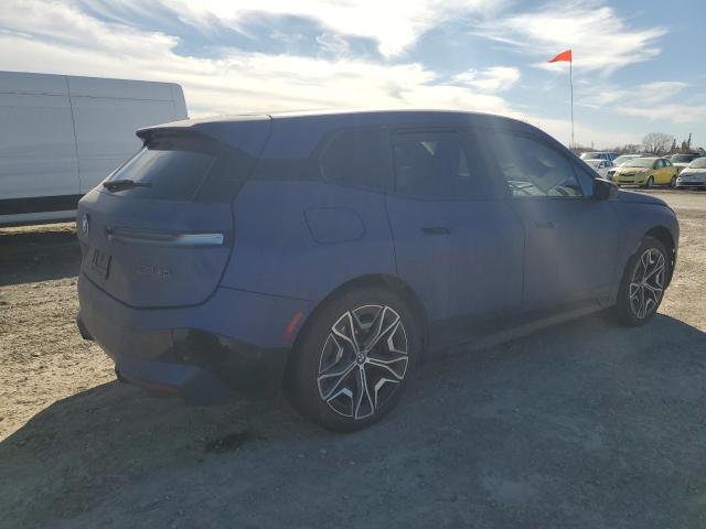 WB533CF00PCM07995 - 2023 BMW IX M60 Blau Foto 3